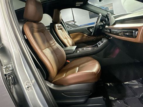 Used 2023 Lincoln Aviator Reserve w/ Elements Package Plus image 39