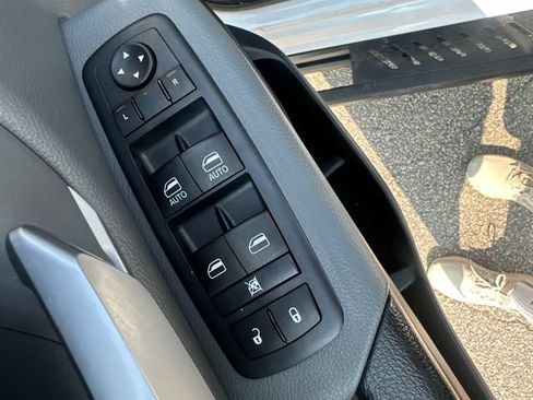 Used 2020 RAM 1500 Big Horn AWD/4WD image 23