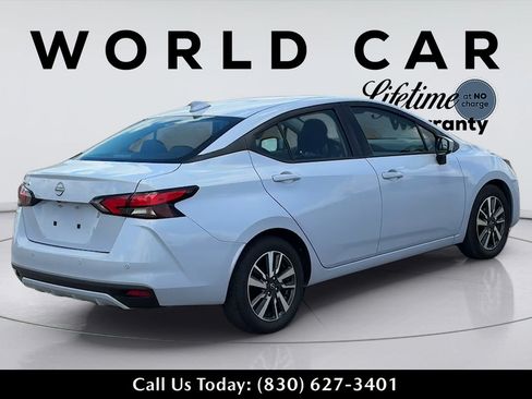 Used 2025 Nissan Versa SV FWD image 4
