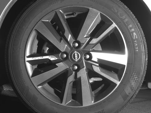 Used 2025 Nissan Versa SV image 12