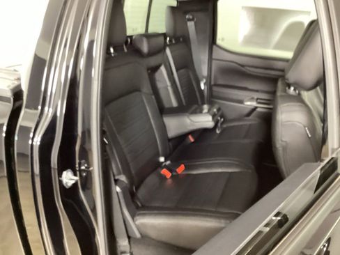 Used 2025 Ford Ranger Lariat w/ Black Appearance Package AWD/4WD image 30