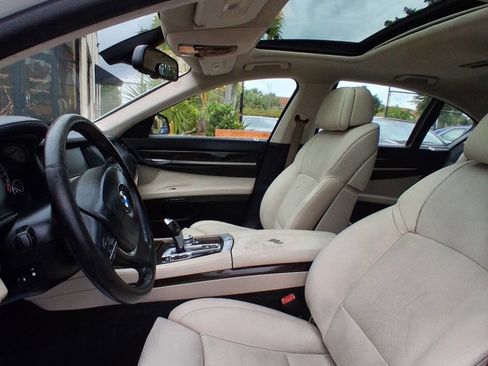 Used 2012 BMW 740i 740i 4dr Sedan image 10
