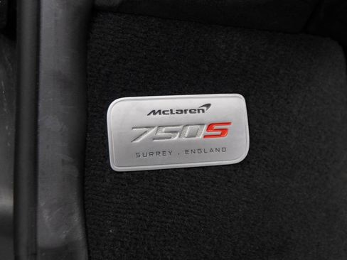 Used 2024 McLaren 750S Spider RWD image 15