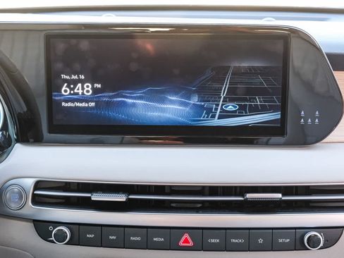 Used 2023 Hyundai Palisade Limited FWD image 16