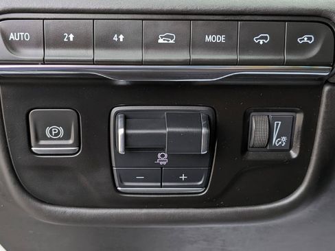 Used 2022 Cadillac Escalade ESV Sport Platinum AWD/4WD image 16