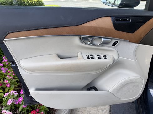 Used 2019 Volvo XC90 T6 Inscription w/ Advanced Package AWD/4WD image 17