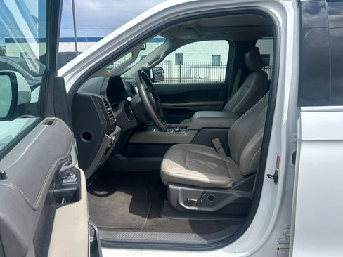 Used 2020 Ford Expedition Limited w/ Equipment Group 302A AWD/4WD image 11
