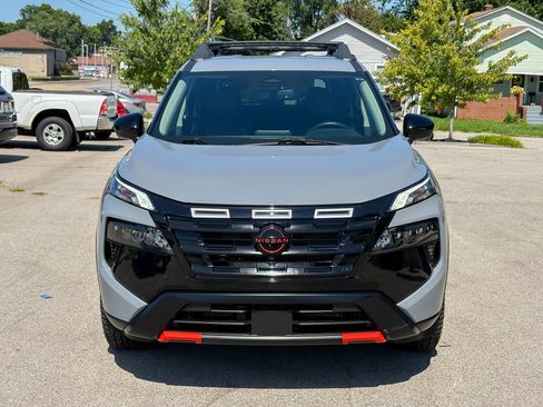Used 2025 Nissan Rogue SV w/ Rock Creek Premium Package AWD/4WD image 4