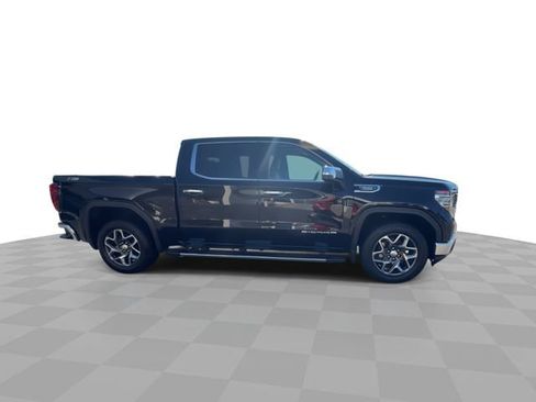 Used 2023 GMC Sierra 1500 SLT w/ SLT Premium Package AWD/4WD image 9