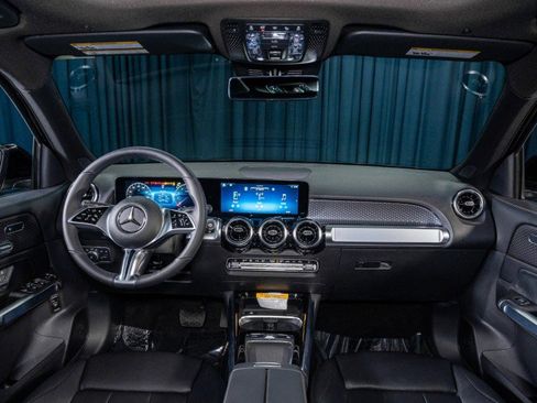 New 2026 Mercedes-Benz GLB 250 image 13