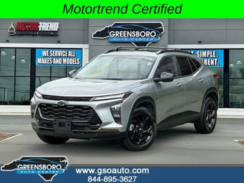 Used 2024 Chevrolet Trax ACTIV w/ Sunroof Package FWD image 1