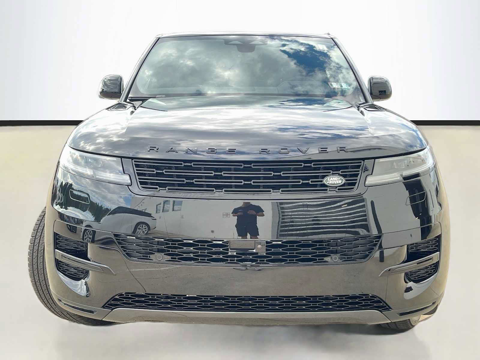 New 2027 Land Rover Range Rover Sport SE AWD/4WD image 2