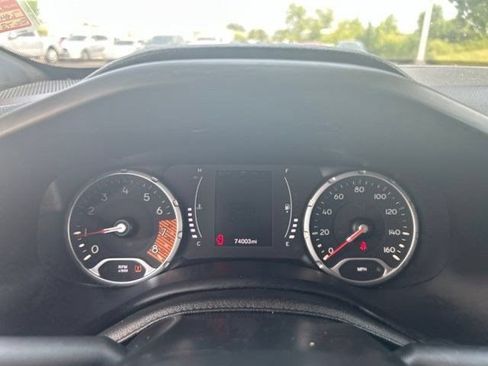 Used 2020 Jeep Renegade Latitude FWD image 12