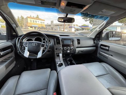 Used 2017 Toyota Sequoia Limited w/ Safety & Convenience Package AWD/4WD image 15