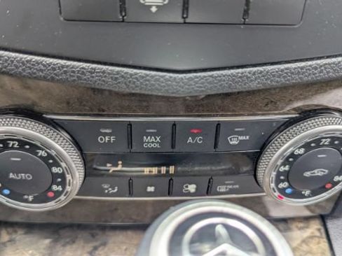 Used 2009 Mercedes-Benz C 350 Sport image 34