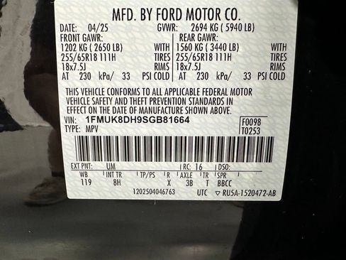 Used 2025 Ford Explorer Active AWD/4WD image 11