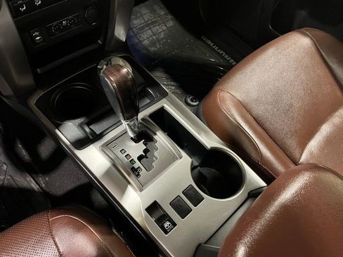 Used 2015 Toyota 4Runner Limited image 19