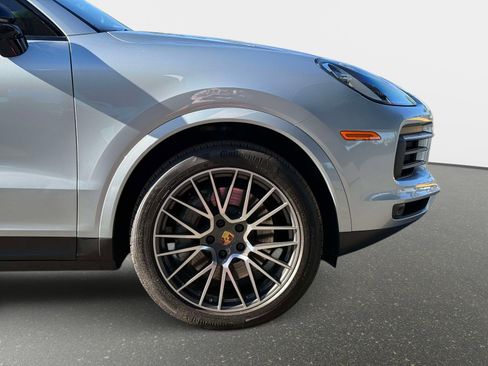 Used 2021 Porsche Cayenne S image 21