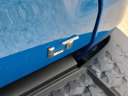 Used 2024 Chevrolet Colorado LT w/ LT Convenience Package RWD image 7