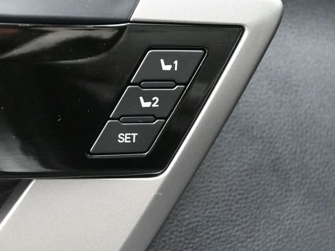 Used 2023 Toyota Tundra Limited image 5