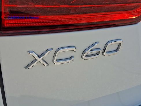 Certified 2023 Volvo XC60 B5 Core AWD/4WD image 31