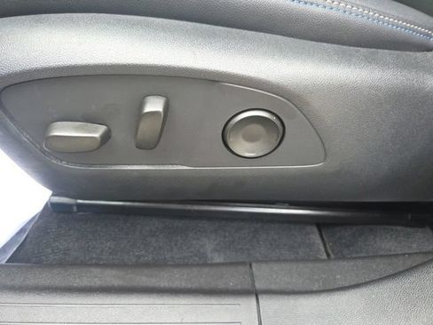 Used 2024 Chevrolet Equinox EV LT FWD image 33