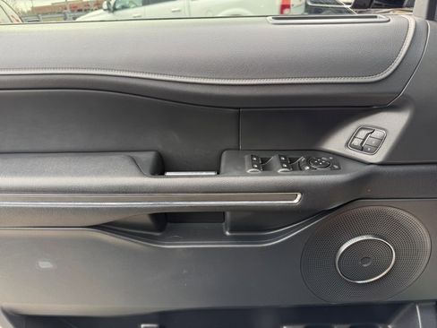 Used 2022 Ford Expedition XLT image 45