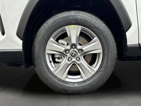 New 2025 Toyota RAV4 XLE image 33