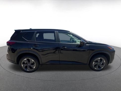 Used 2025 Nissan Rogue SV FWD image 16