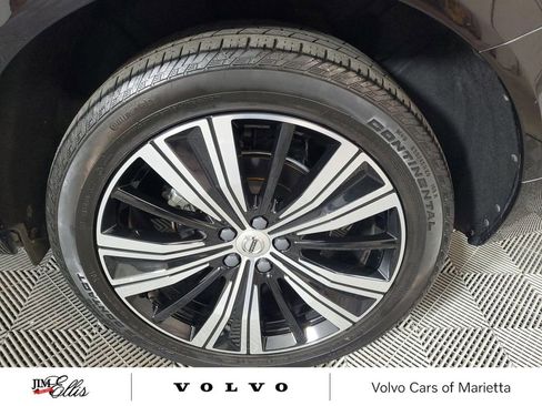 Used 2023 Volvo XC60 B5 Ultimate w/ Protection Package Premier image 12