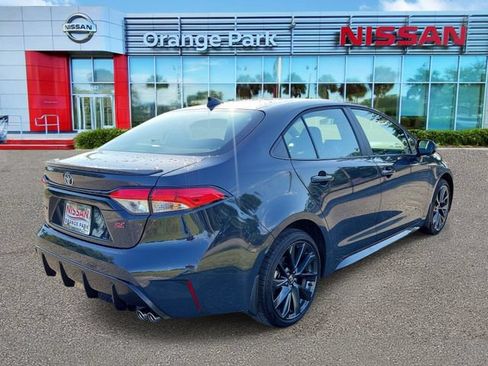 Used 2026 Toyota Corolla SE FWD image 2