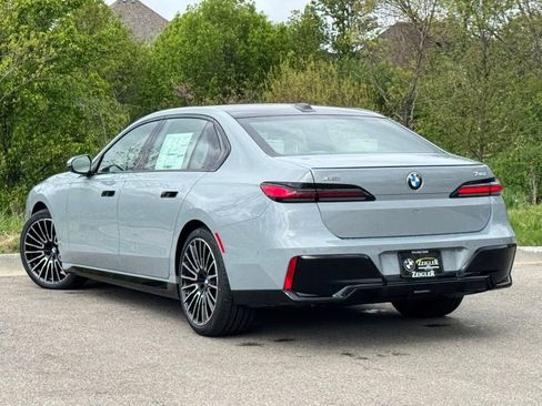 New 2026 BMW 740i xDrive w/ Executive Package AWD/4WD image 4