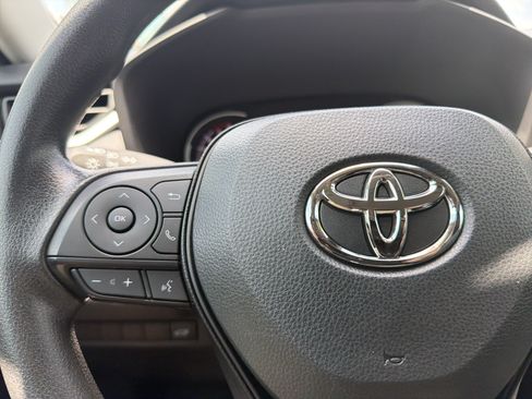 Certified 2024 Toyota Venza LE AWD/4WD image 10