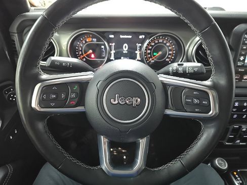 Used 2022 Jeep Wrangler Unlimited Sahara w/ Cold Weather Group AWD/4WD image 18