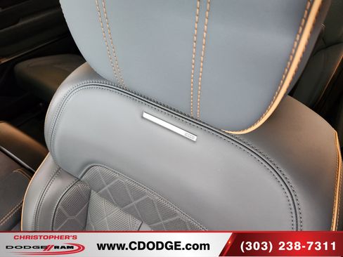Used 2023 Jeep Grand Wagoneer Series III w/ Rear Seat Video Group 1 AWD/4WD image 18