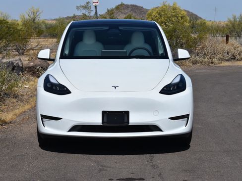 Used 2021 Tesla Model Y Long Range AWD/4WD image 2