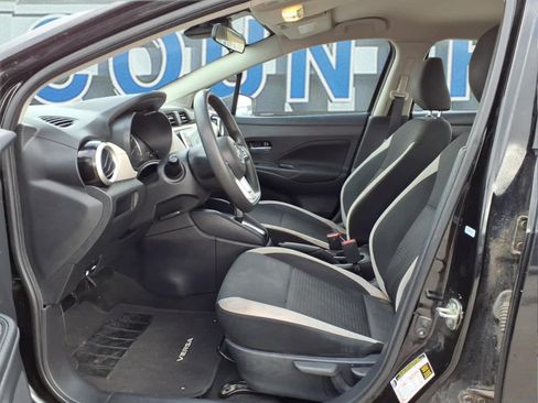 Used 2021 Nissan Versa SV FWD image 8