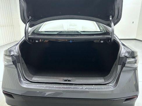 New 2026 Nissan Sentra SV image 9