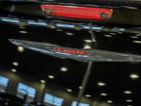 Used 2021 Chrysler 300 S RWD image 59
