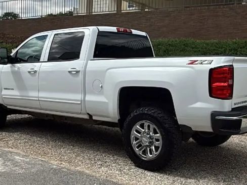 Used 2019 Chevrolet Silverado 2500 LT AWD/4WD image 6