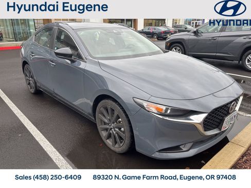 Used 2022 MAZDA MAZDA3 s image 2