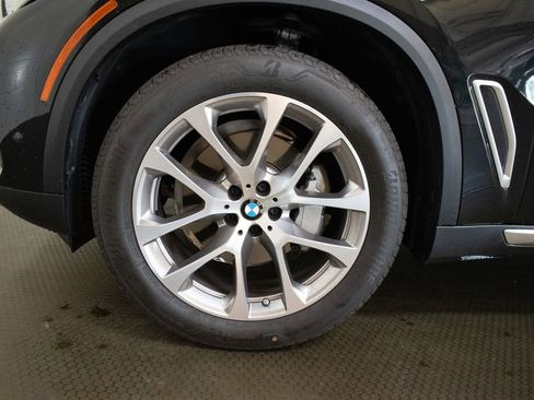 Used 2022 BMW X5 xDrive40i w/ Premium Package AWD/4WD image 9