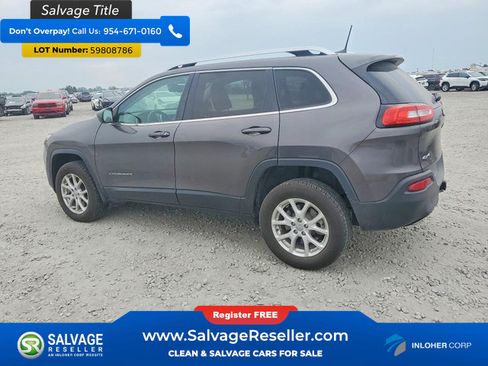 Used 2018 Jeep Cherokee Latitude Plus w/ Comfort/Convenience Group AWD/4WD image 3