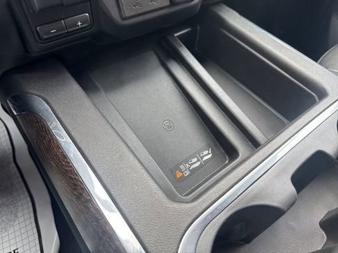 Used 2022 GMC Sierra 1500 Denali w/ Denali Premium Package image 13