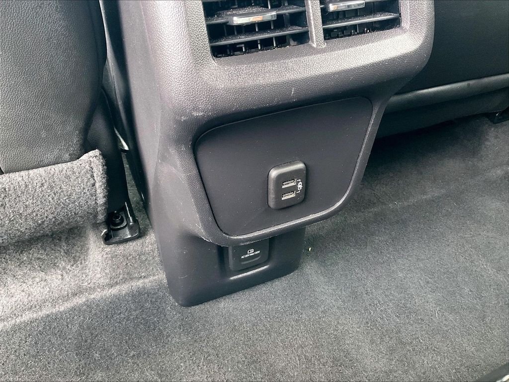 Used 2024 GMC Terrain SLT AWD/4WD image 25