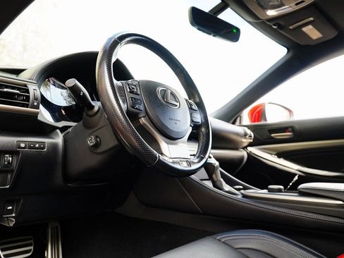 Used 2017 Lexus RC 200t RWD image 12