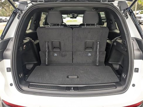 New 2025 Jeep Grand Cherokee L Laredo image 10