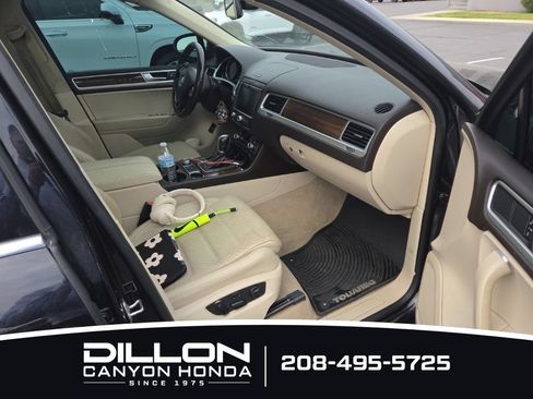 Used 2016 Volkswagen Touareg VR6 AWD/4WD image 11