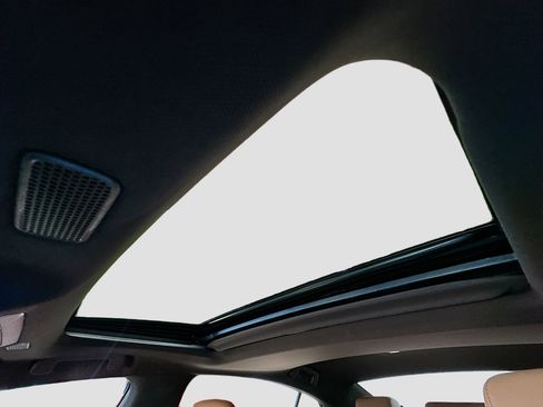 Used 2020 Lexus ES 300h w/ Premium Package FWD image 22