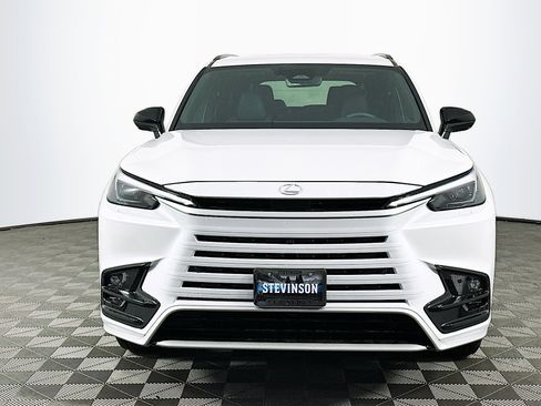 New 2026 Lexus TX 500h AWD image 2